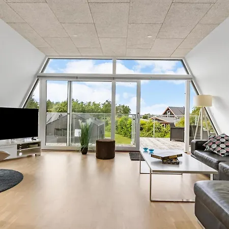 בית נופש 3 Bedroom Beautiful In